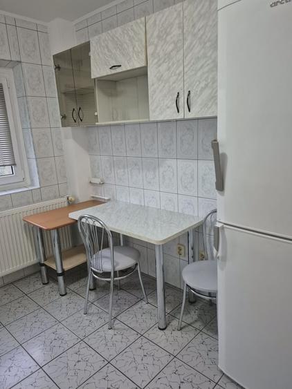 Apartament semidecomandat în Olteniței