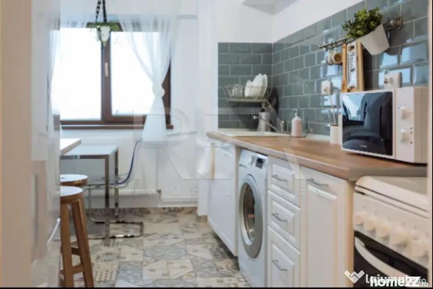 Apartament cu 4 camere decomandat în Cantemir