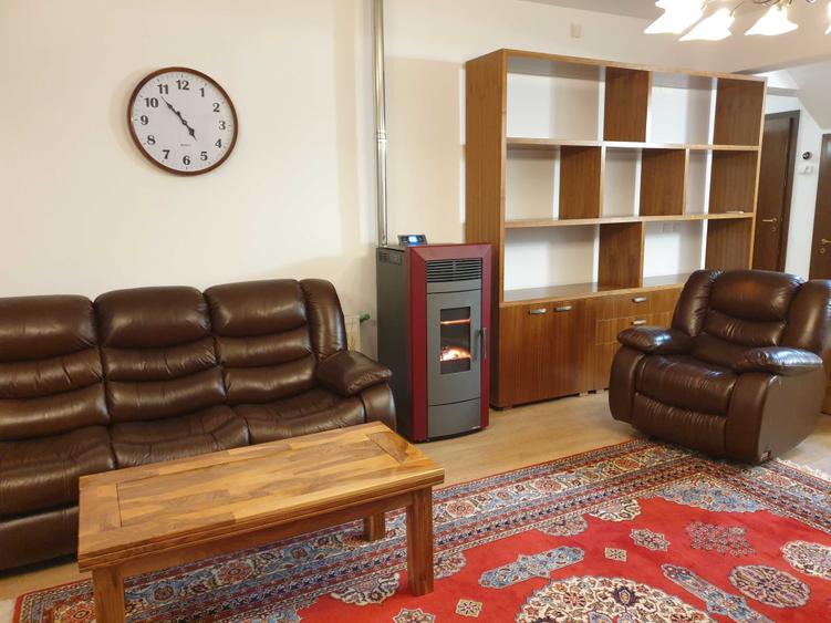 Casă cu 4 camere cu Teren 1700 Mp în Central