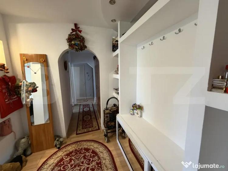 Apartament cu 3 camere decomandat în Central