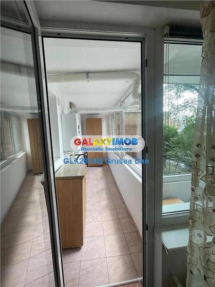 Apartament cu 4 camere decomandat, mobilat în Lujerului