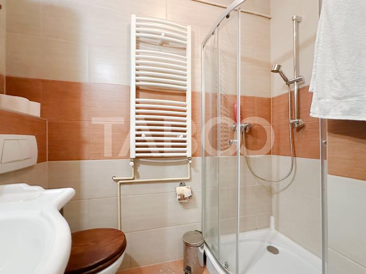 Apartament cu 4 camere semidecomandat, mobilat în Zorilor
