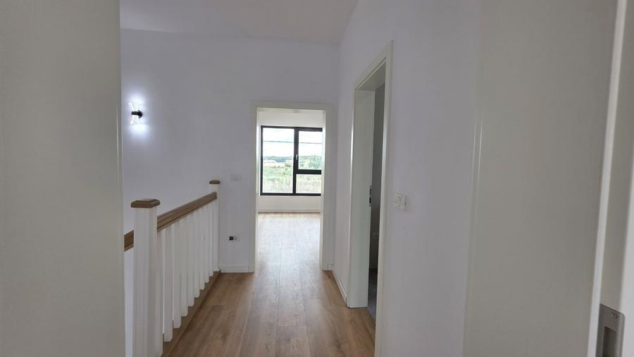 Duplex cu 4 camere cu Canalizare în Dumbrăvița