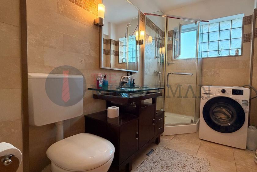 Apartament cu 5 camere decomandat, mobilat în Băneasa