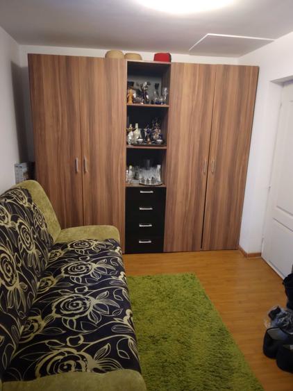 Casă cu 4 camere în Dobrogostea