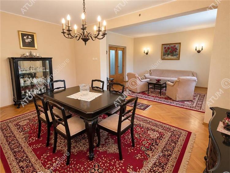 Apartament cu 3 camere decomandat, mobilat în Sub Arini