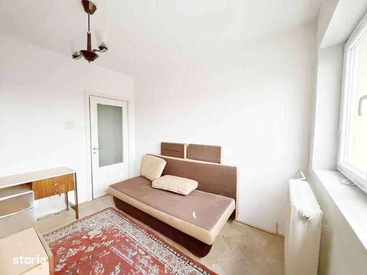 Apartament cu 3 camere decomandat, mobilat în Soarelui