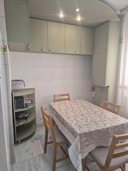 Apartament cu 3 camere decomandat, mobilat în Eroii Revoluției