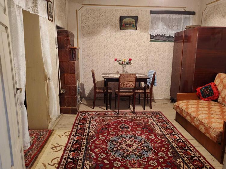 Casă cu 4 camere decomandat în Retiș