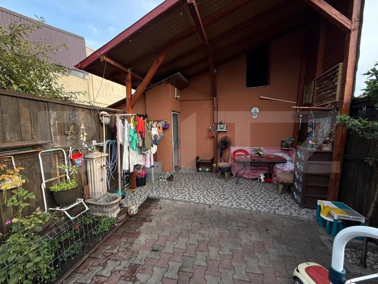 Casă cu 2 camere cu Canalizare în Central