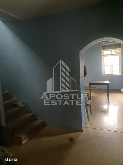 Casă cu 5 camere cu Teren 397 Mp în Crișan