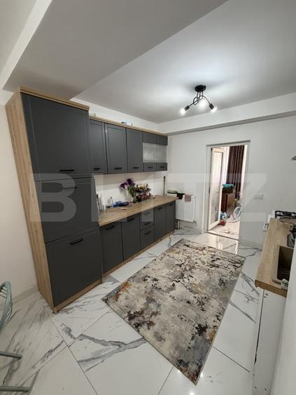Apartament cu 4 camere decomandat, mobilat în