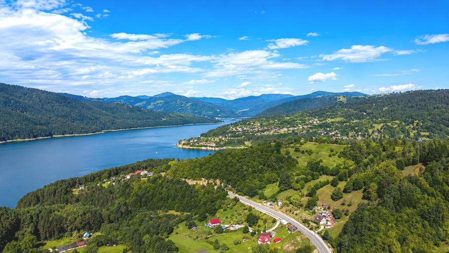 Teren agricol intravilan de 9444 mp, în Hangu