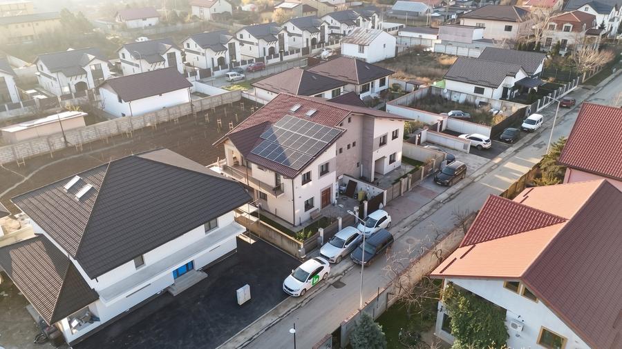 Casă individuală cu 5 camere cu Canalizare în Pantelimon