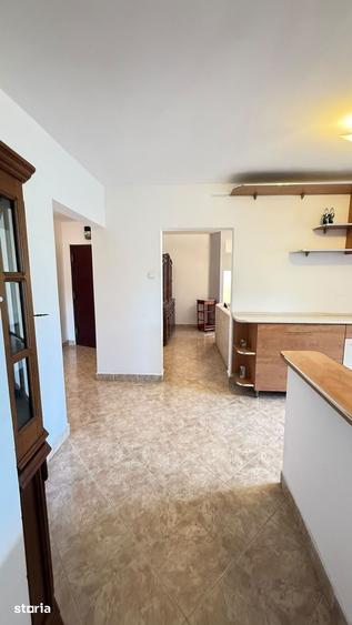 Apartament cu 3 camere în Decebal