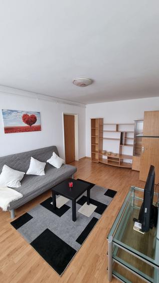 Apartament cu 2 camere semidecomandat în Sud