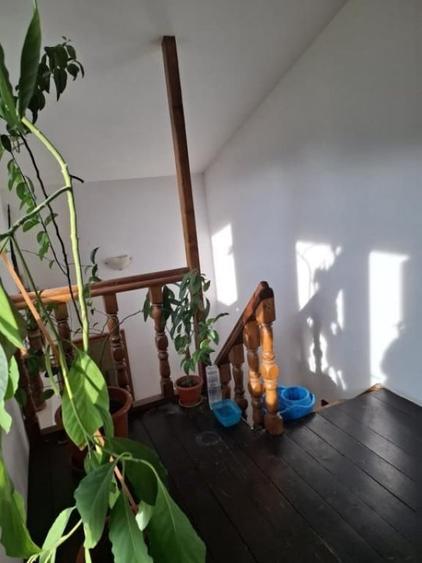 Casă cu 5 camere cu Teren 1521 Mp în Poiana