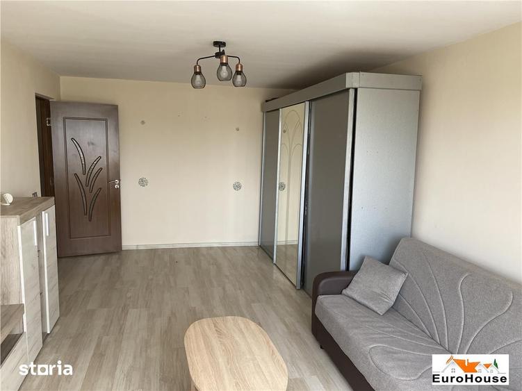Apartament cu 3 camere decomandat în Ampoi 2