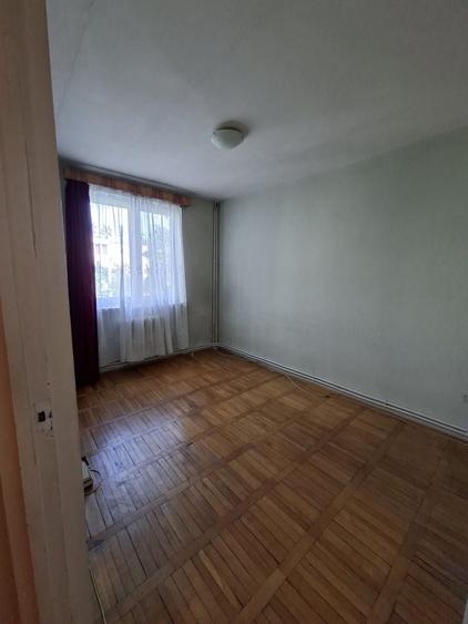 Apartament cu 3 camere decomandat în Dâmbu Pietros