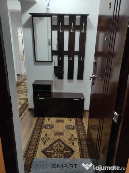 Apartament cu 3 camere semidecomandat, mobilat în Mihai Viteazul