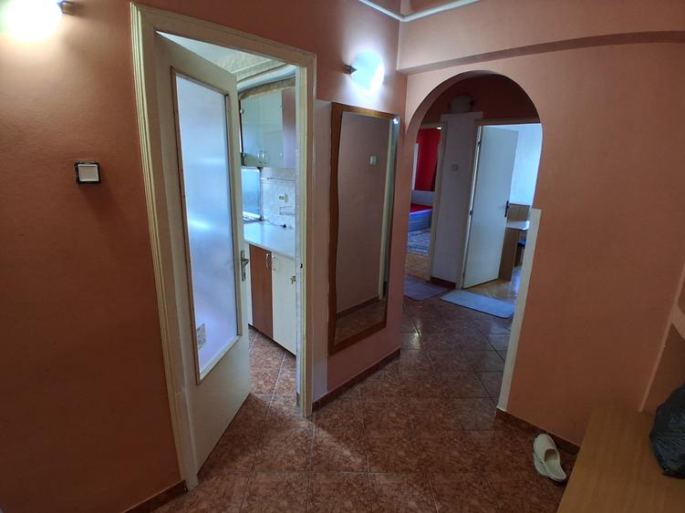 Apartament cu 3 camere decomandat în Păcurari