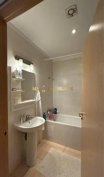 Apartament cu 3 camere decomandat, mobilat în Basarabia