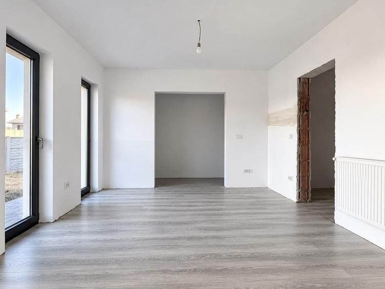 Duplex cu 4 camere cu Canalizare în Moșnița Nouă