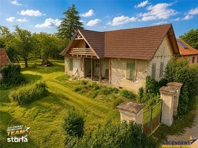 Casă cu 3 camere cu Teren 2770 Mp în Ozun