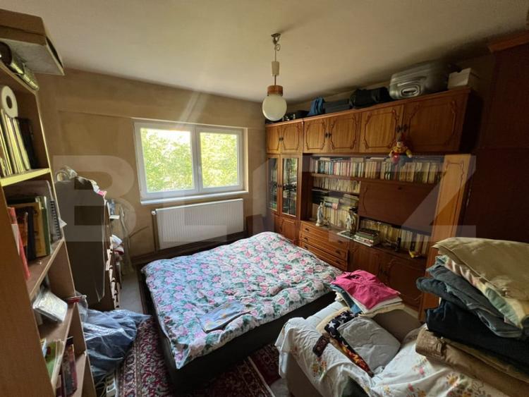 Apartament cu 4 camere decomandat în Central