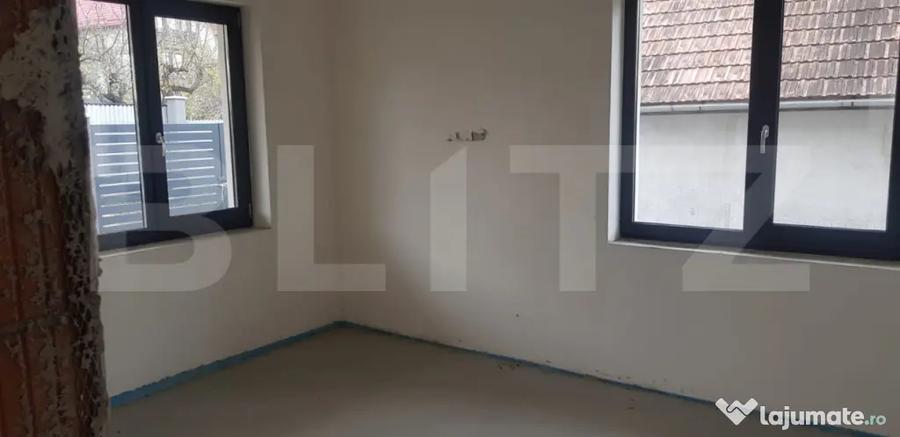 Investitie ! Casa unifamiliala, 260 mp utili, 739 mp teren, - 11