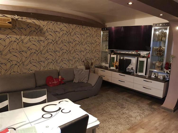 Apartament cu 3 camere decomandat în Gării
