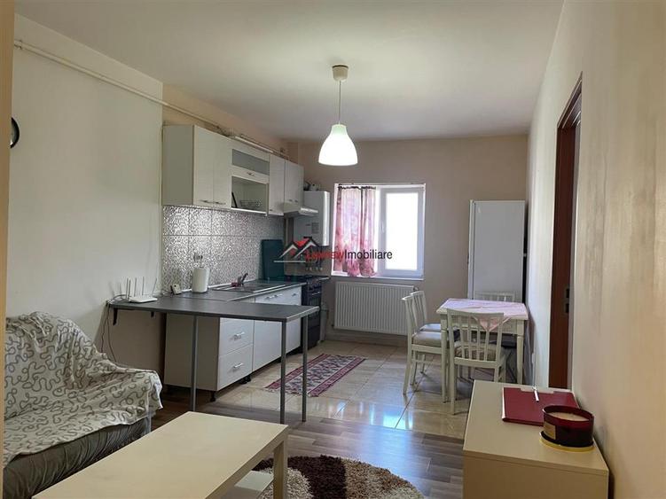 Apartament cu 2 camere semidecomandat în Florești