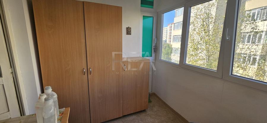 Apartament cu 4 camere decomandat, mobilat în Iancului