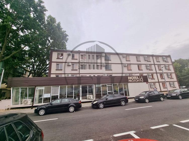 Spațiu comercial, de 1,995 mp, în Central