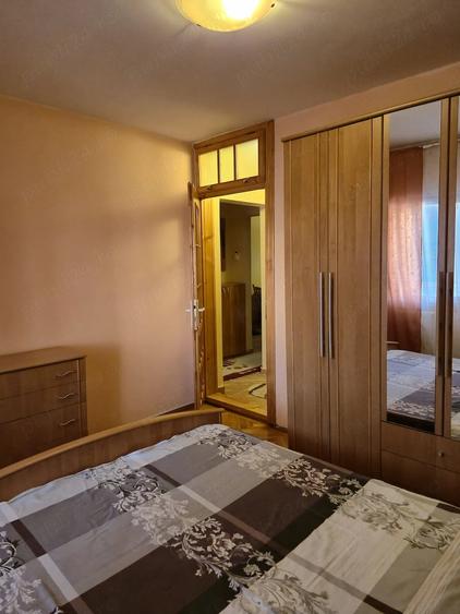 Apartament cu 3 camere decomandat, mobilat în Central