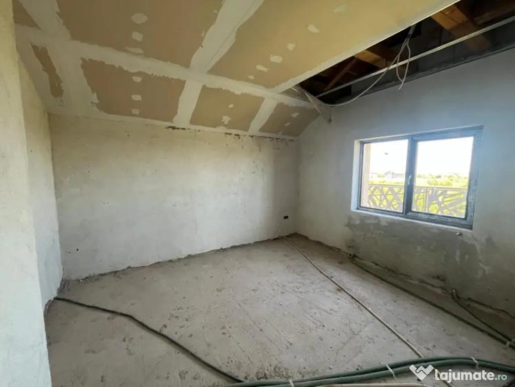 Casă cu 4 camere cu Teren 500 Mp în Ghercești