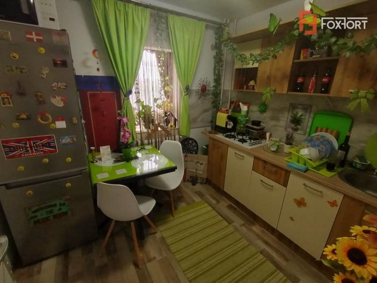 Apartament cu 2 camere decomandat în Girocului
