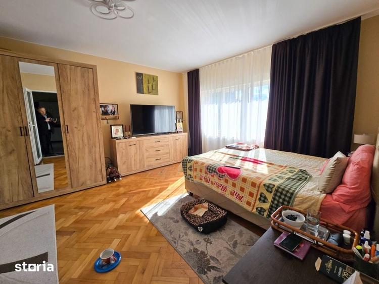 Casă cu 9 camere cu Teren 417 Mp în Gheorgheni