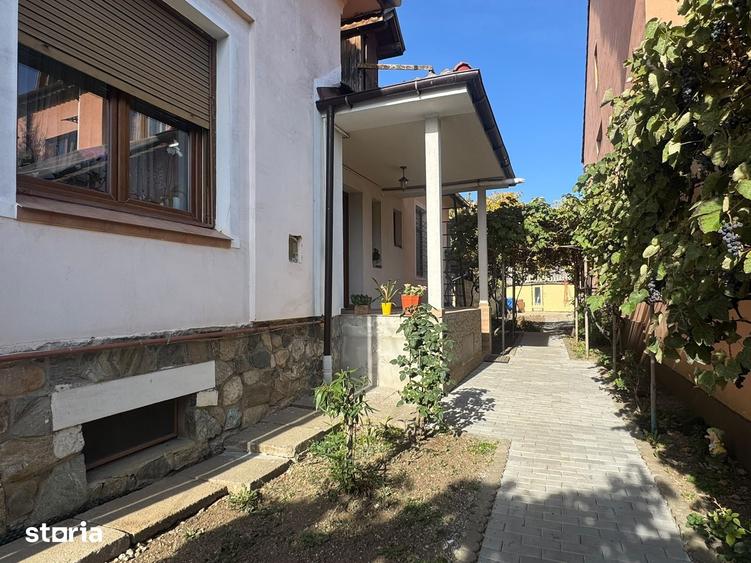 Casă cu 4 camere cu Teren 252 Mp în Sub Arini