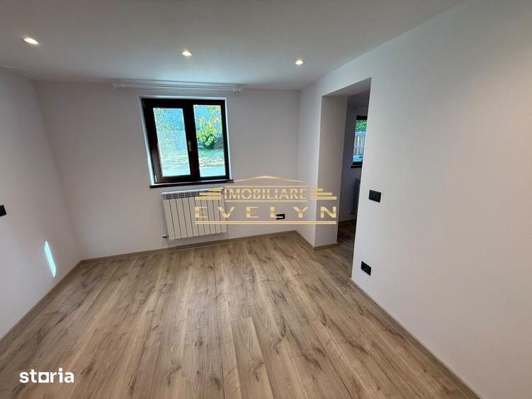 Casă cu 3 camere decomandat cu Teren 496 Mp în Central