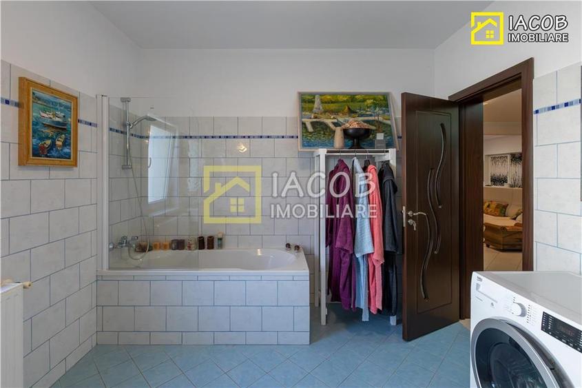 Apartament cu 4 camere decomandat, mobilat în 9 Mai