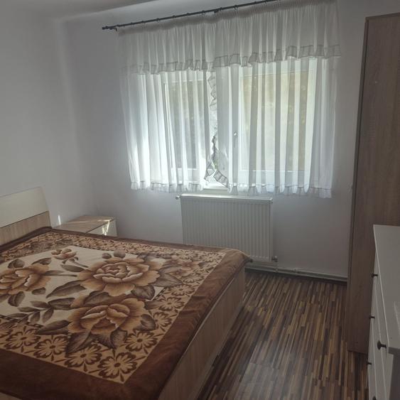 Apartament cu 3 camere decomandat în 1 Mai