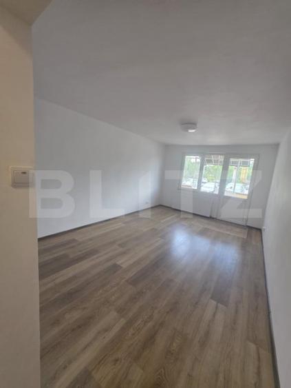 Apartament cu 3 camere decomandat în Craiter