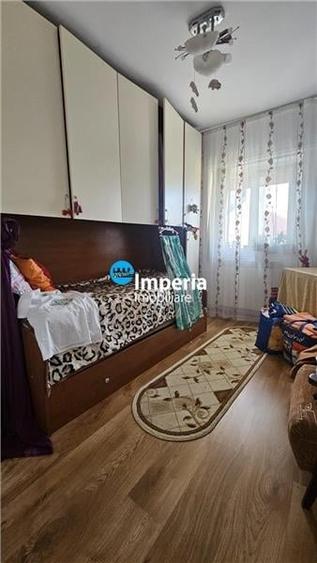 Apartament cu 3 camere decomandat, mobilat în Frumoasa