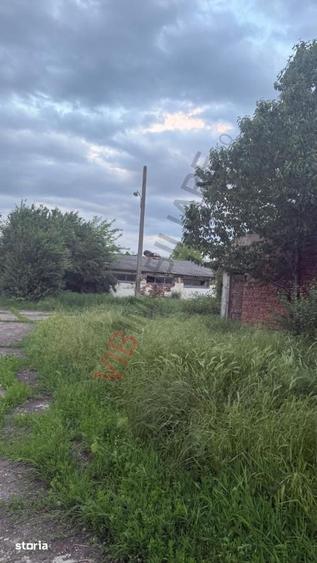 Teren de 8100 mp, în Mărtinești