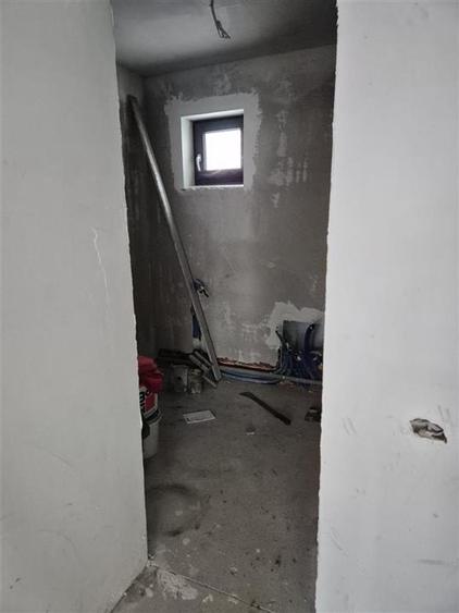 Casă cu 7 camere cu Teren 598 Mp în Sântandrei
