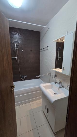 Apartament cu 2 camere decomandat în Nufărul