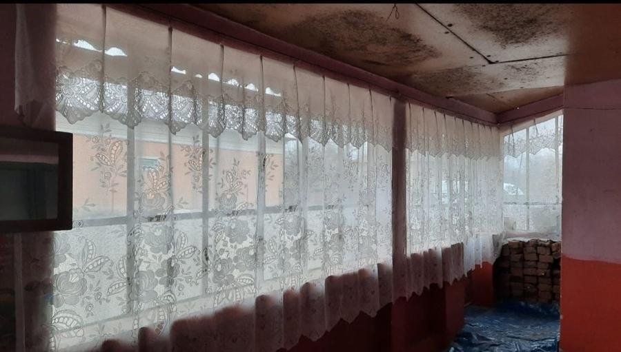 Casă cu 4 camere în Buzescu