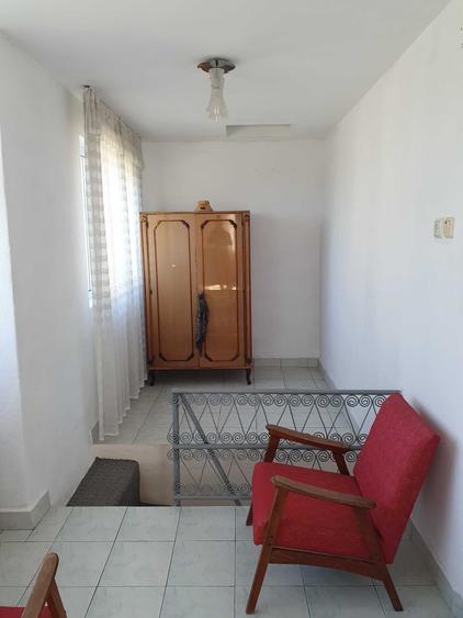 Casă cu 3 camere în Vulcana-Pandele