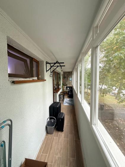 Apartament cu 3 camere semidecomandat în Drumul Taberei
